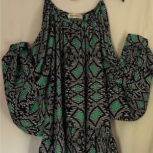 Veronicam Cold Shoulder Dress Size S